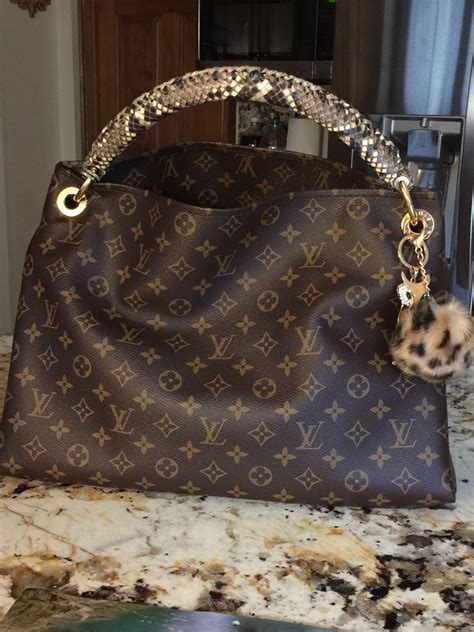 louis vuitton monogram python|Louis Vuitton artsy purse.